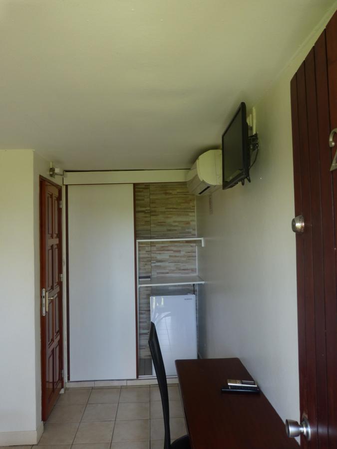 Airport Hotel Ducos Exterior photo